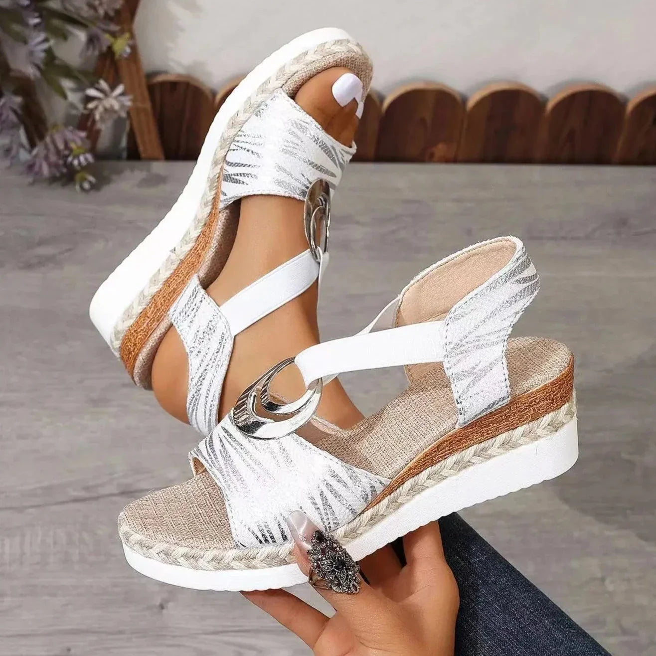 נעלי "ורוניקה" בעיצוב מנומר