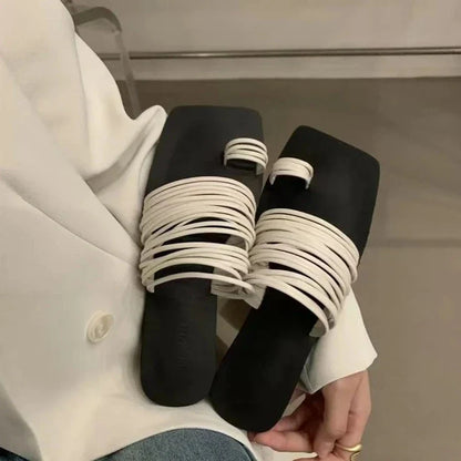 כפכפי חוף "אדל" בעיצוב ייחודי