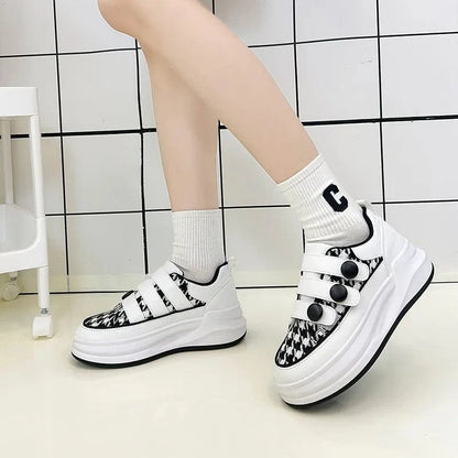 נעלי פלטפורמה "Maog" עיצוב אירופאי עם סוליה עבה - נעלי אביגיל