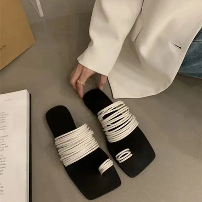 כפכפי חוף "אדל" בעיצוב ייחודי