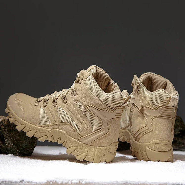 נעלי "קומבט" טקטיות לטיולים ומסעות