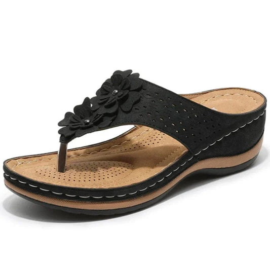 נעלי אצבע "פלורנס" בעיצוב פרחוני - נעלי אביגיל שחור / 35