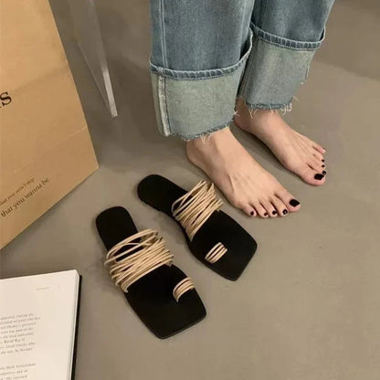 כפכפי חוף "אדל" בעיצוב ייחודי