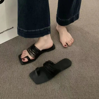 כפכפי חוף "אדל" בעיצוב ייחודי