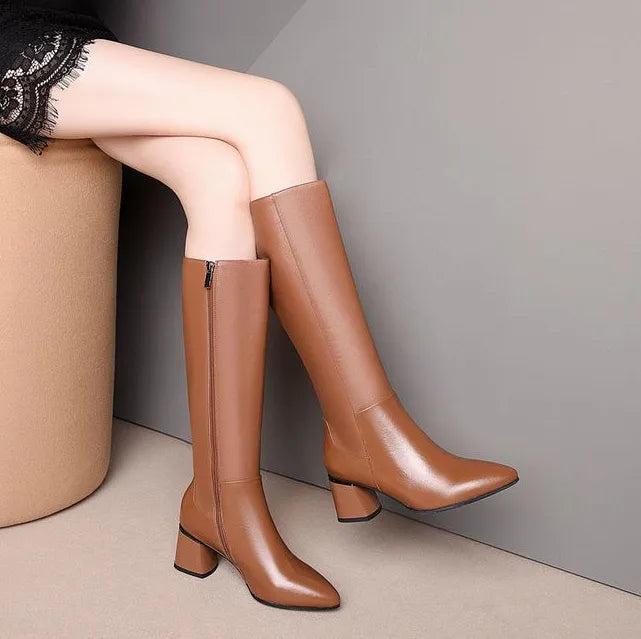 מגפי נשים "מרטין" עקב גבוהה - נעלי אביגיל